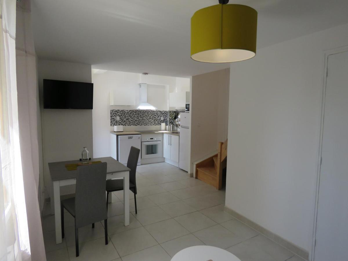 Appartement Centre Historique Avec Terrasse Au Porte De La Camargue Сан-Жил Екстериор снимка